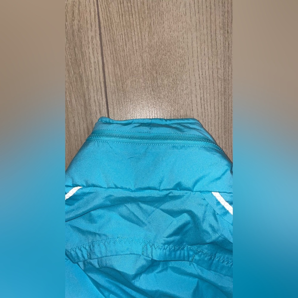 Lululemon jacket - Picture 8 of 10